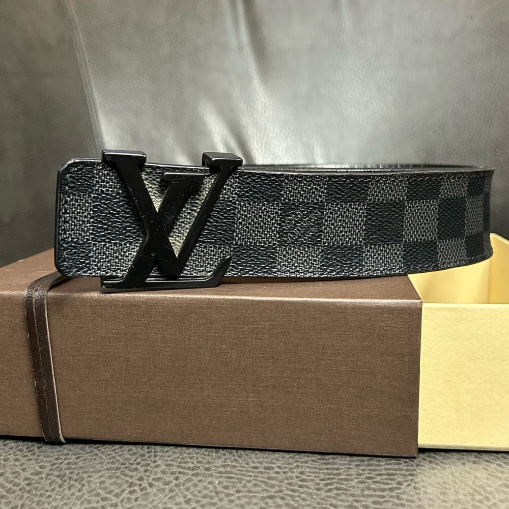 Authentic Louis Vuitton Black Damier Belt! Size 85/34